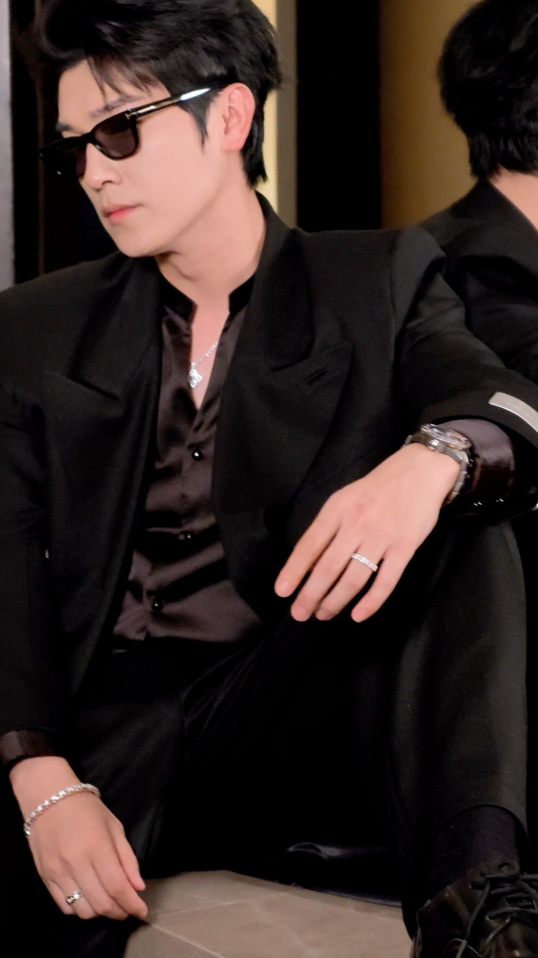 谁没被霸总文离谱剧情创过！杨旭文听到睡前霸总文名秒变憋笑大户，嘴角疯狂上扬还硬撑