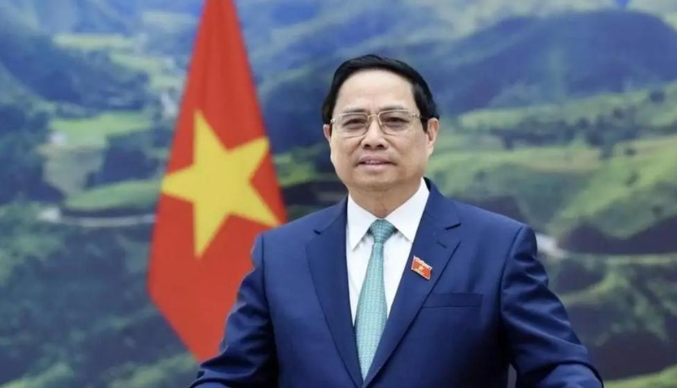 越南国会通过了一项极其引人瞩目的行政决议。
在相关会议闭幕会上，一项议案以100