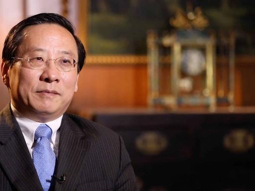 太佩服高老师这脑筋急转弯了！

2025 年阿联酋迪拜国际高端智库论坛， 同台印
