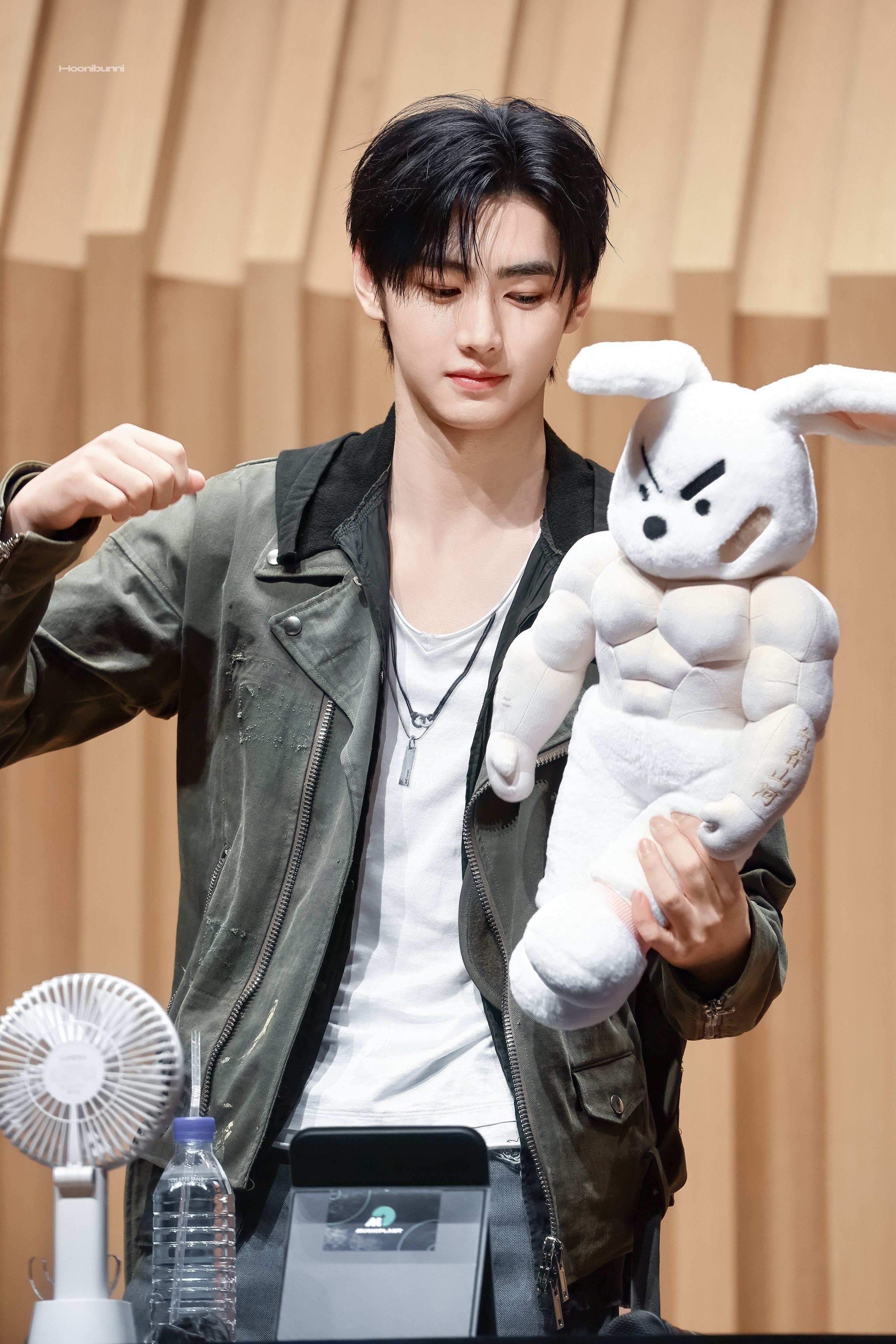 肌肉兔💪🏻🐰/Hoonibunni1208 ​​​