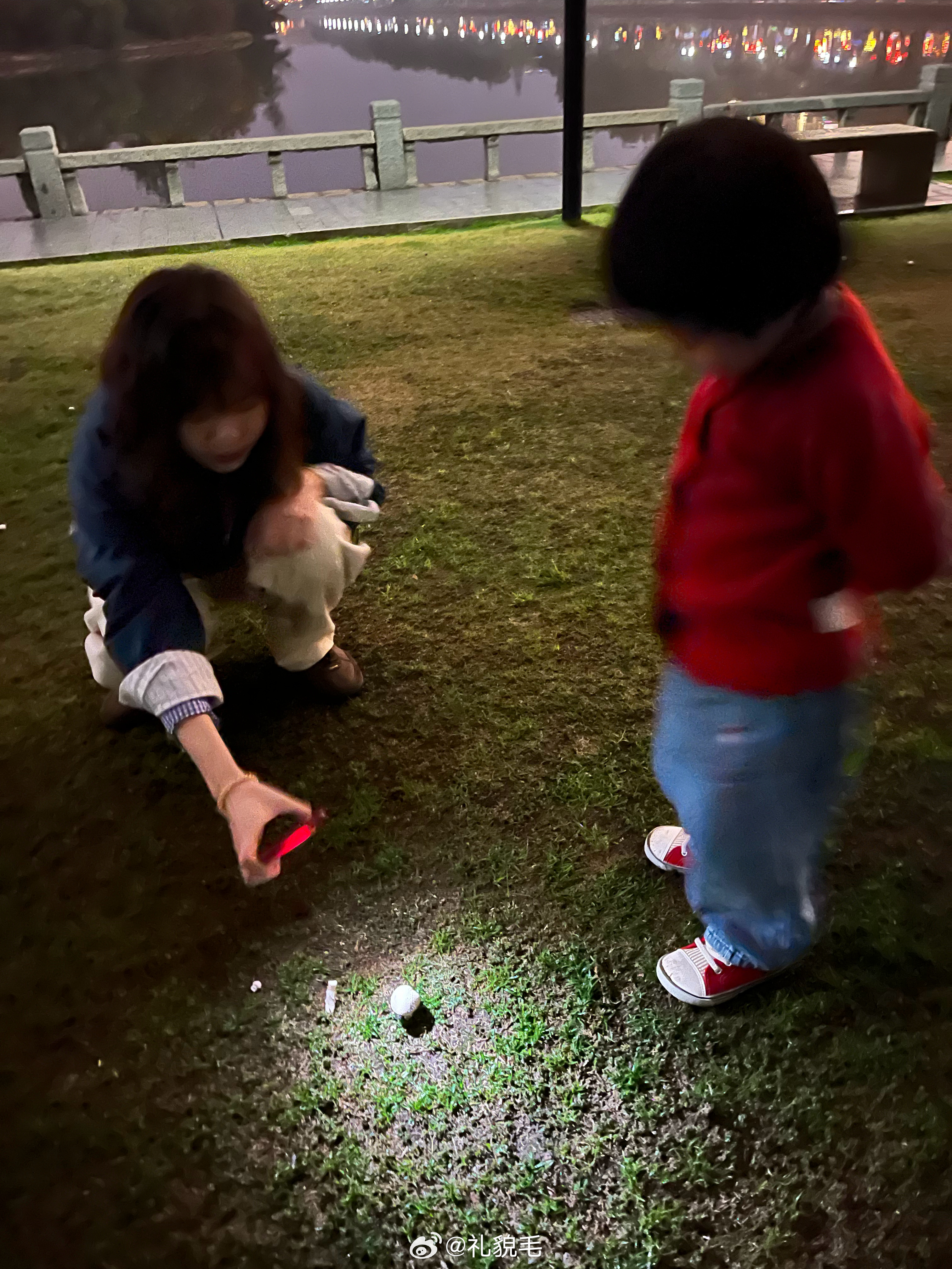 八点半了我们正在带娃随手拍