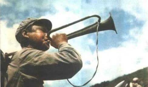 1951年朝鲜战场上，某处阵地上，7名志愿军战士已经弹尽粮绝，而数百名英军却包围