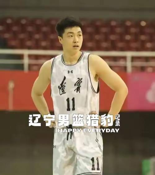 据我了解，张峻豪正在通过俱乐部的努力联系NCAA球队，张峻豪是辽宁男篮重点培养球