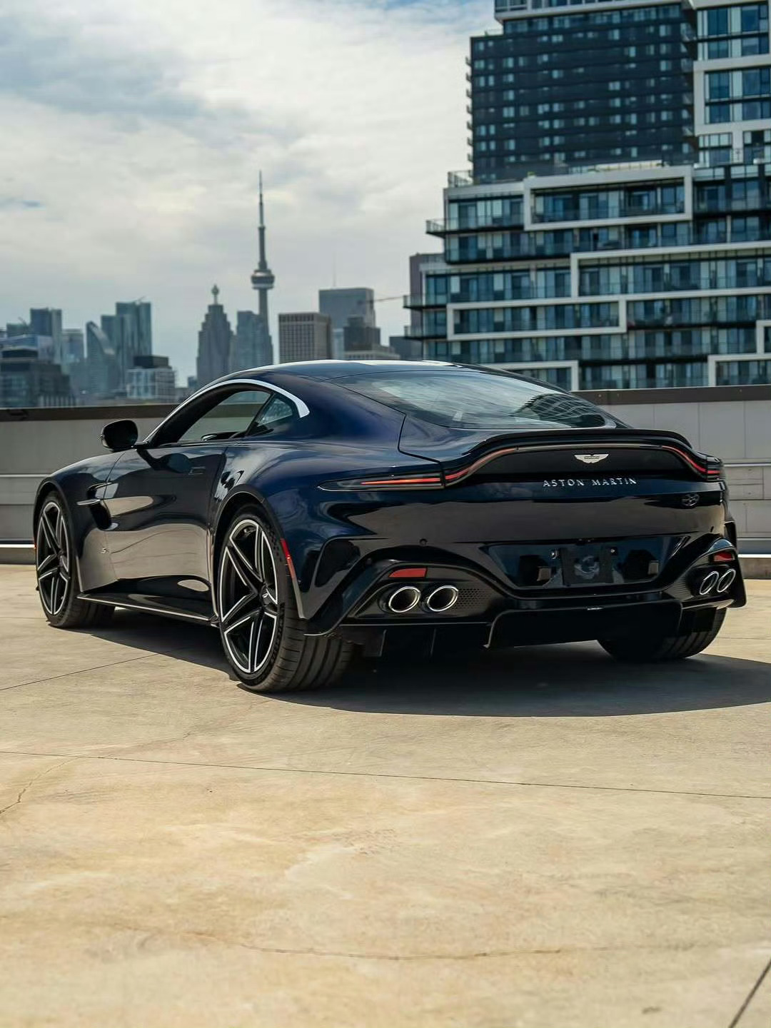 阿斯顿·马丁 Vantage S 