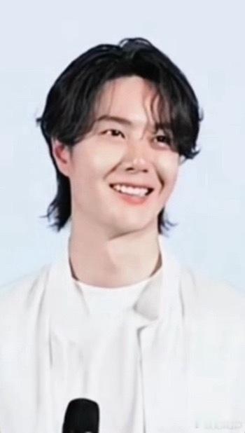 No！wyb怎么变这样了[泪]捂足🦶几年怎么发酵成这样了[淡淡的] （这还是m