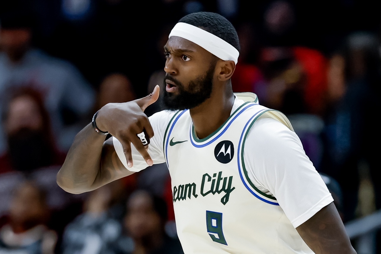 JakeLFischer:：科比·怀特、多孙姆和特雷·琼斯引起了其他球队的交易兴