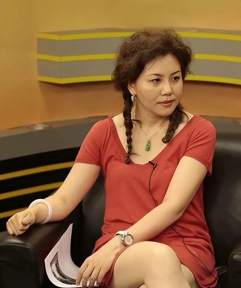 “美方和澳方已经掌握了我国的经济发展趋势！”2020年，央视主持人成蕾因为这句话