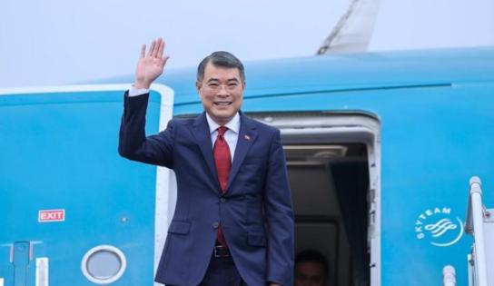 越南新总理上任第一通电话就打给北京要“车同轨”，这哪是什么亲华示好，分明是被中老