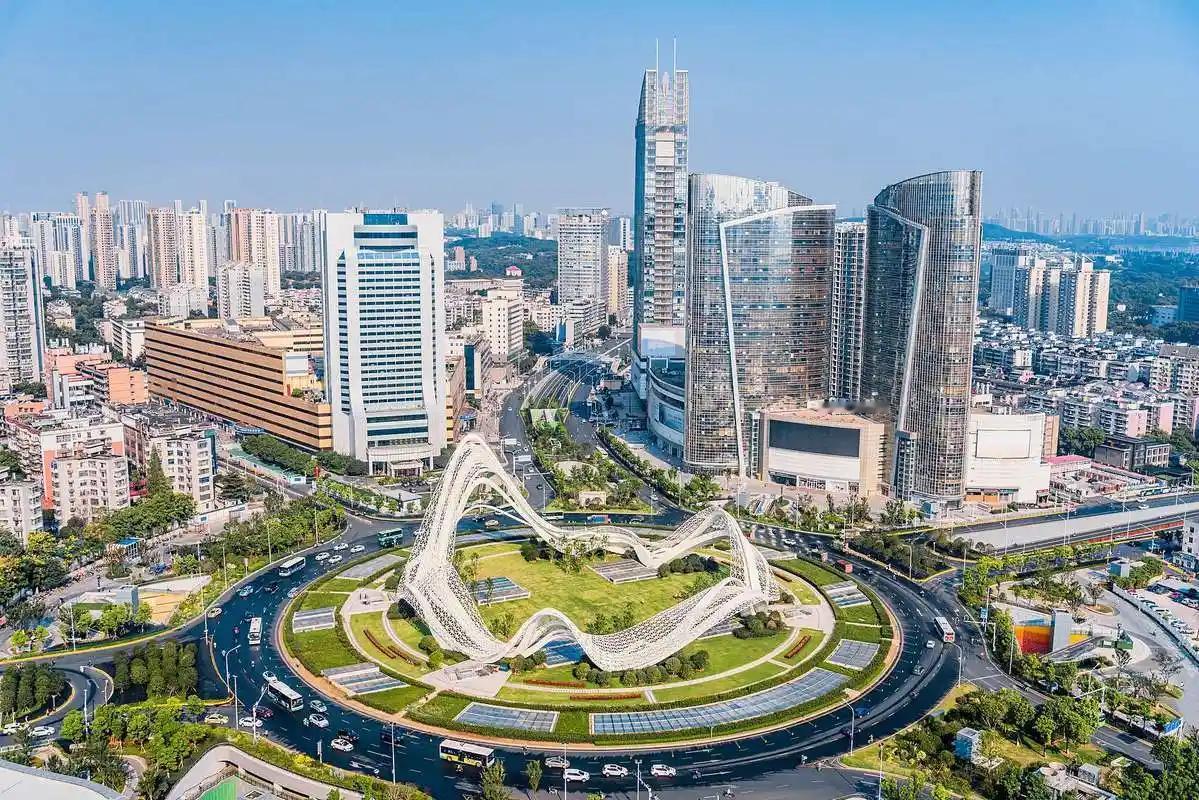 我们看看，这就是武汉的发展！！！
2020年，武汉GDP为15616.1亿元
2