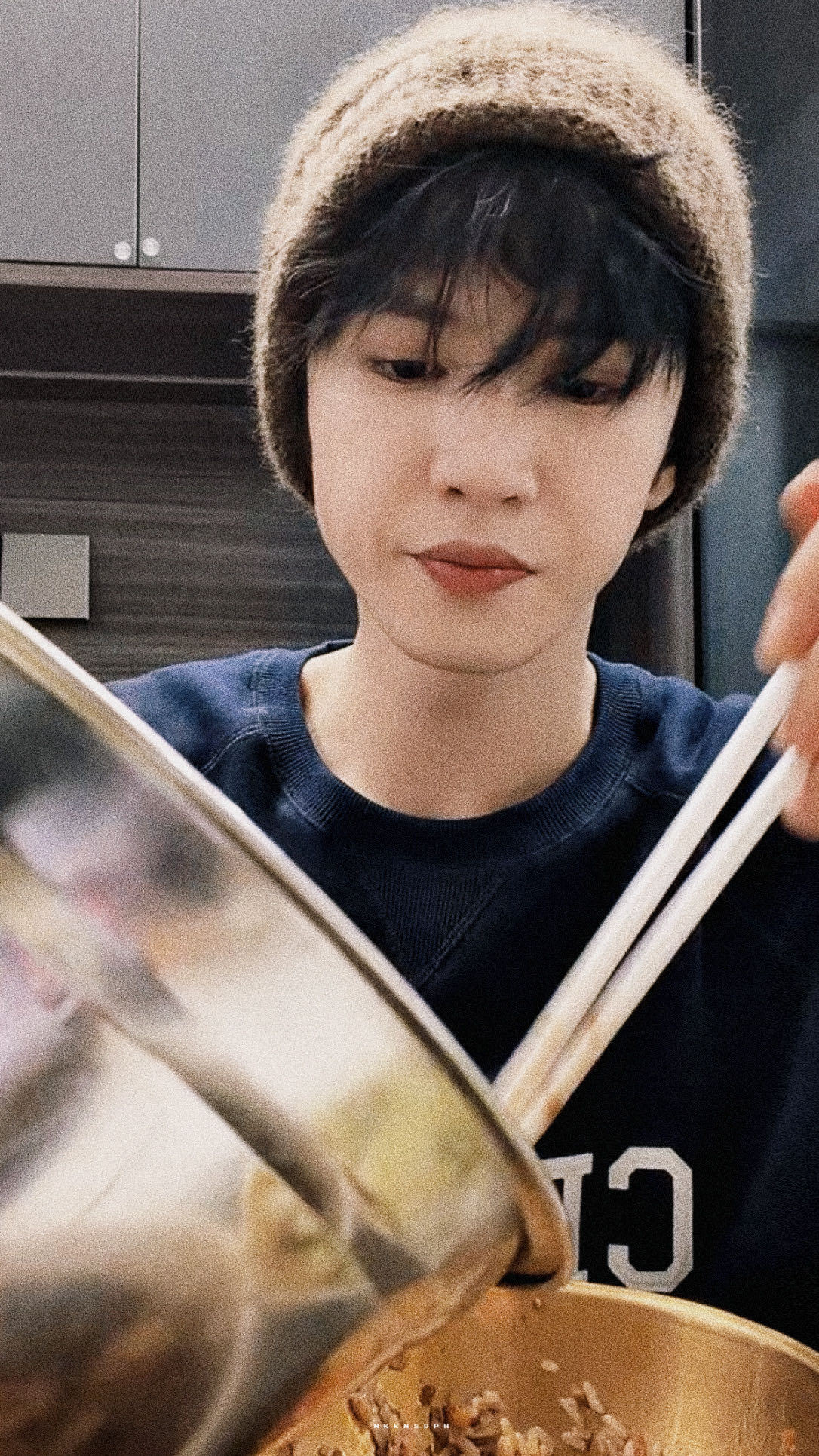 谁能像陈哲远爱大米饭那样爱我谁懂陈哲远昨晚生日吃播又让我看见米饭梦男回归了，感觉