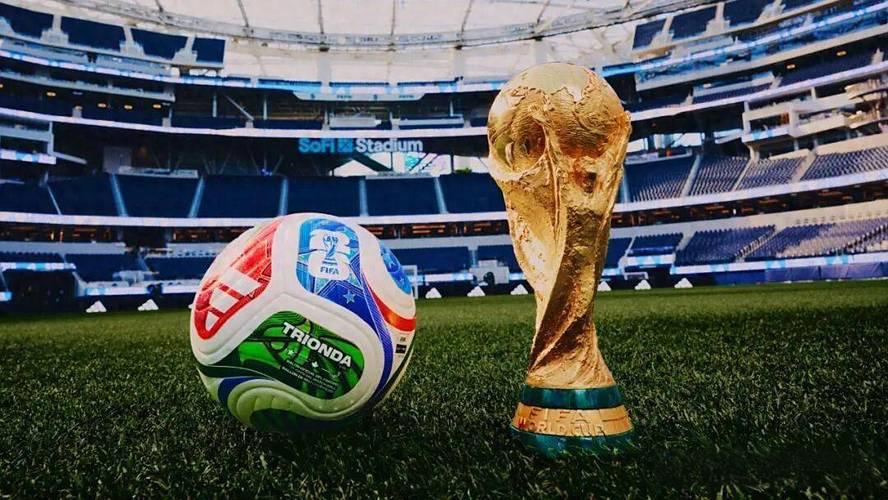 国际足联认怂了？5月4日联合早报报道，国际足联愿意将世界杯转播费一降再降，但央视