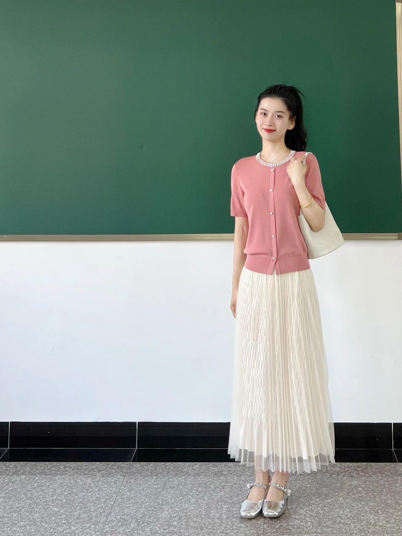 要是她当你的老师，是不是就认真听讲了？