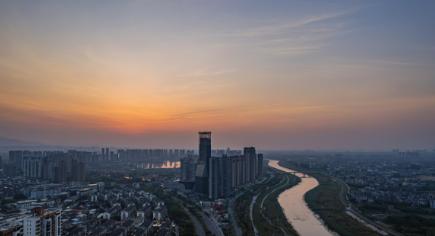 一、2026年多少分能上？
先上硬菜。2025年济宁职业技术学院在山东省普通类二