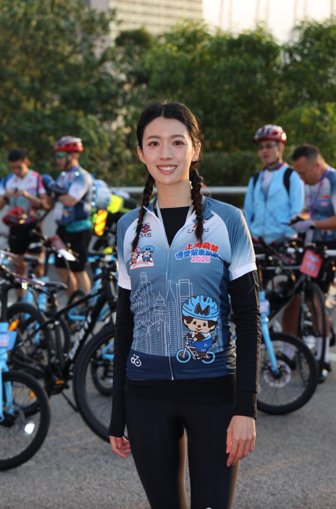 蔡思贝于本月12日在社交平台发文宣布离开效力13年的TVB，今早（15日）出席一