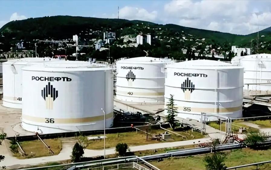 实在扛不住了，一向跟着西方走的日本最近居然偷偷干了件大事，打算5月组团直接找俄罗