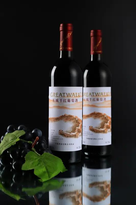 炸翻酒圈！马克龙手里的中国葡萄酒什么来头？连法国人都服了
 
在法国巴黎葡萄酒展