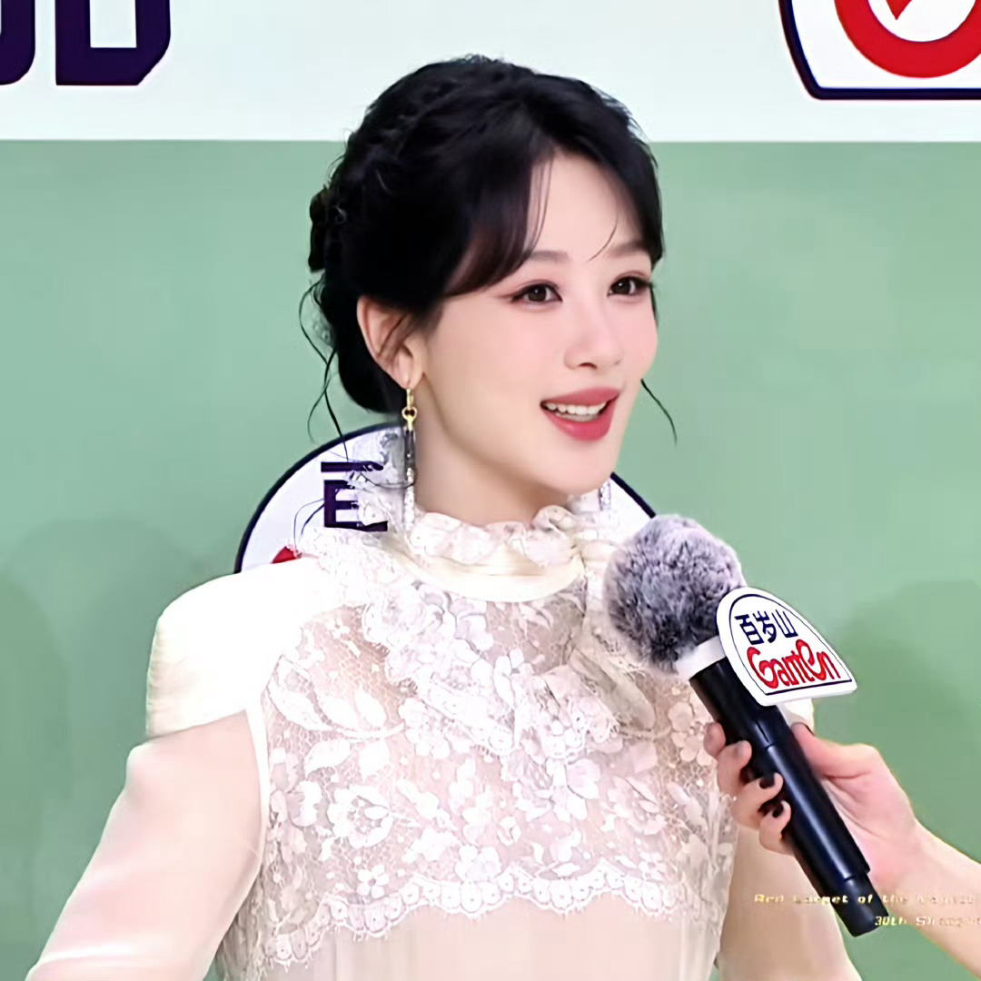 可以帮我拍一个长镜头吗，时长一辈子，不需要蒙太奇。我有两个可爱之处你知道吗？一个