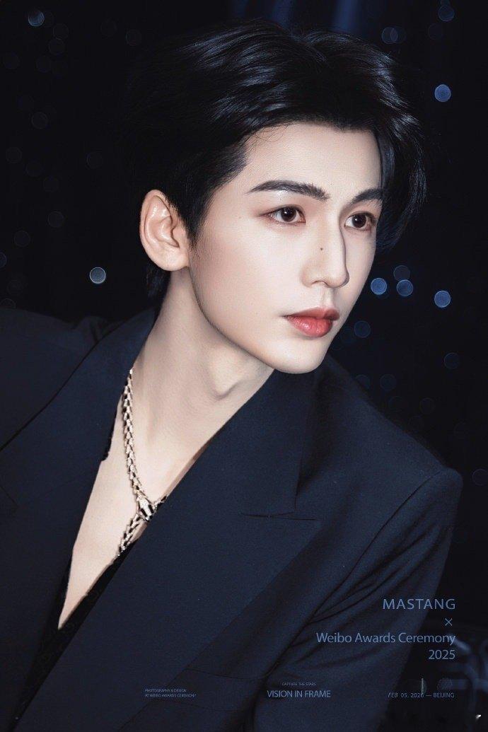 张凌赫太权威了！摁多少次快门就有多少张神图！ 