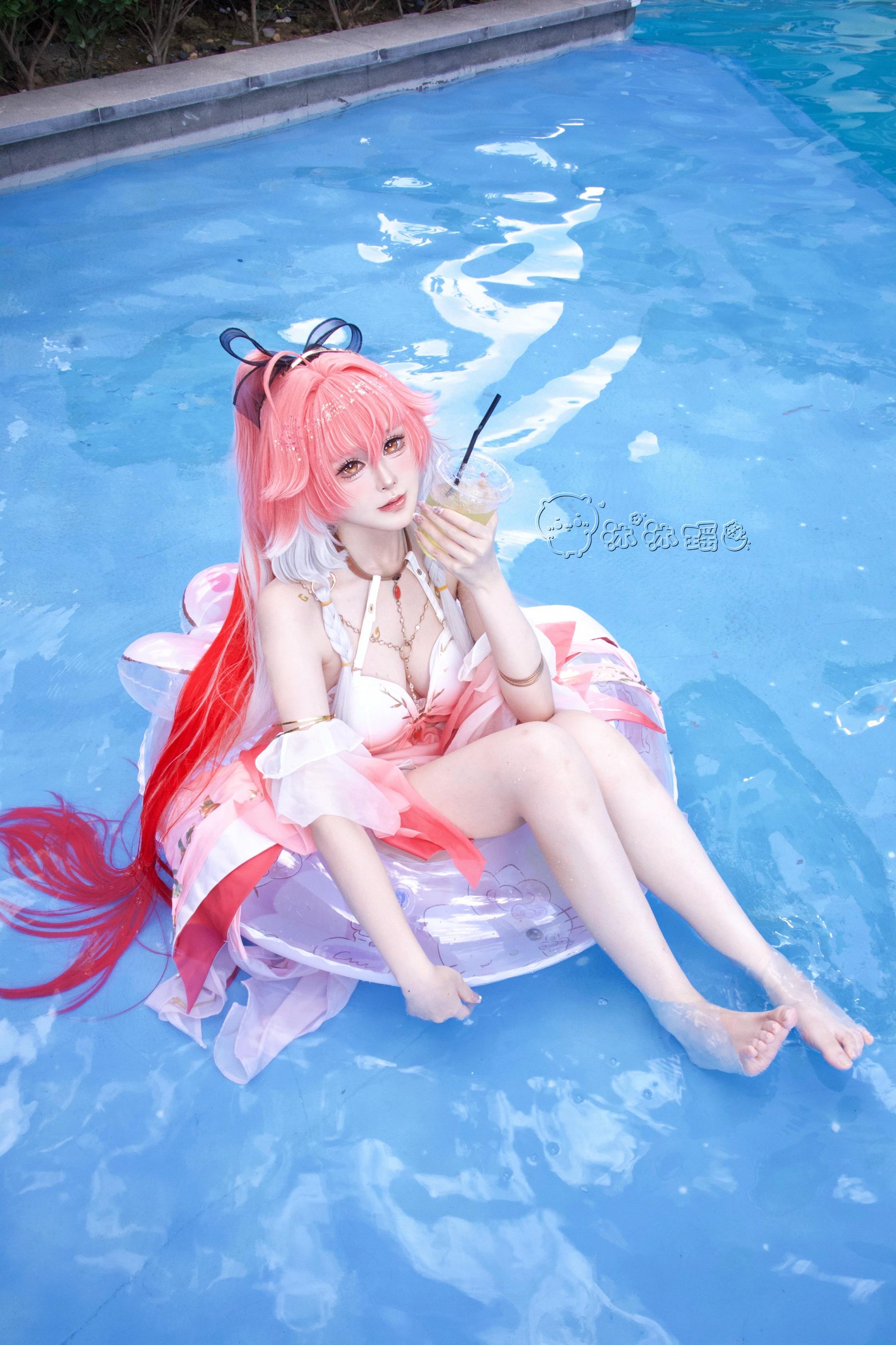 之前赠予你的羽毛，是我的心火化成。世间仅此一对，只要带着它，便永远不会...