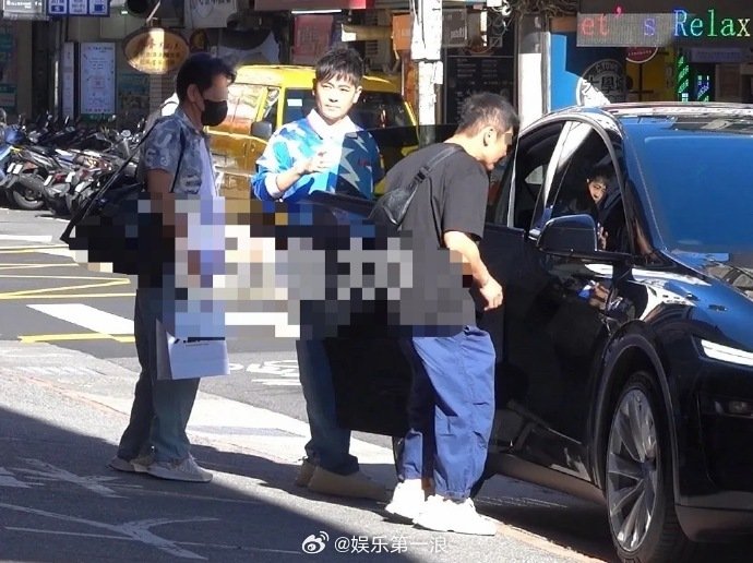 林志颖 不想回答没有意义的事 面对媒体抛出的尖锐提问，林志颖工作室出面给出答复，