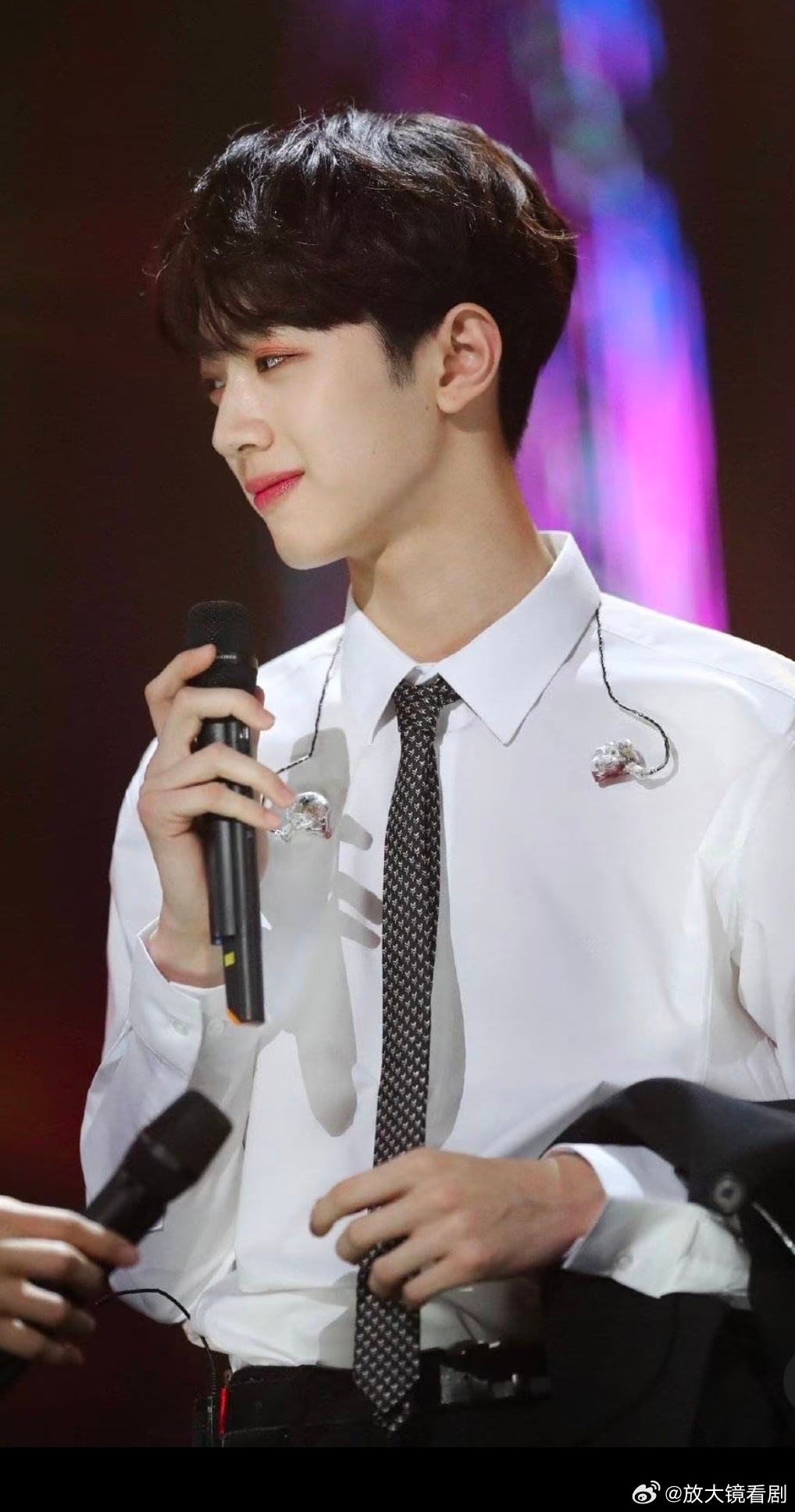 周也只谈帅哥周也前任都是帅哥周也的绯闻对象都是帅哥！！美女就该配帅哥周也 周皓崎