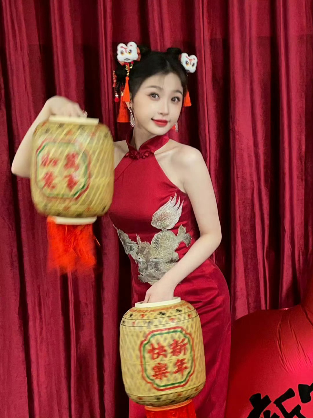 虞书欣  新年快乐宝宝！！