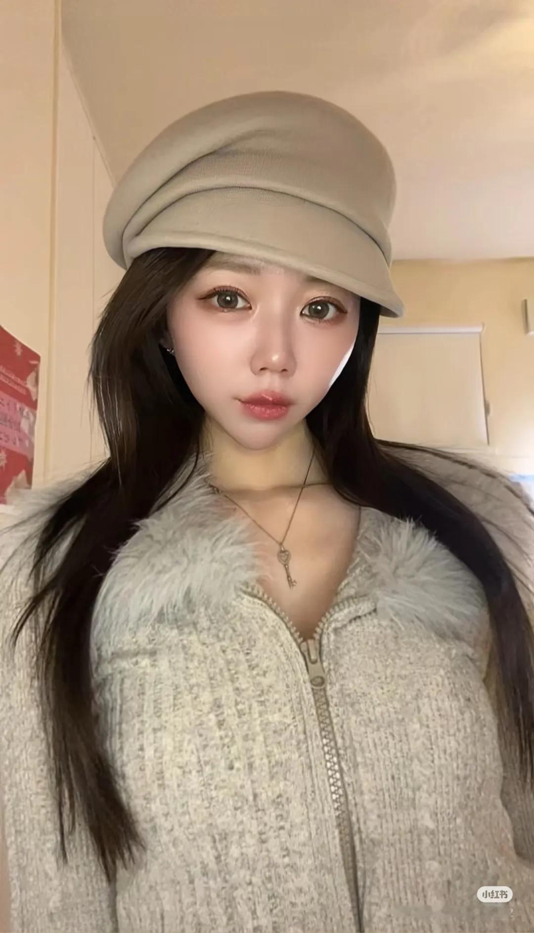 话说日本近几年就推出了许多颜值和气质都相当不错的新晋博主，而MAAYA就是其中之