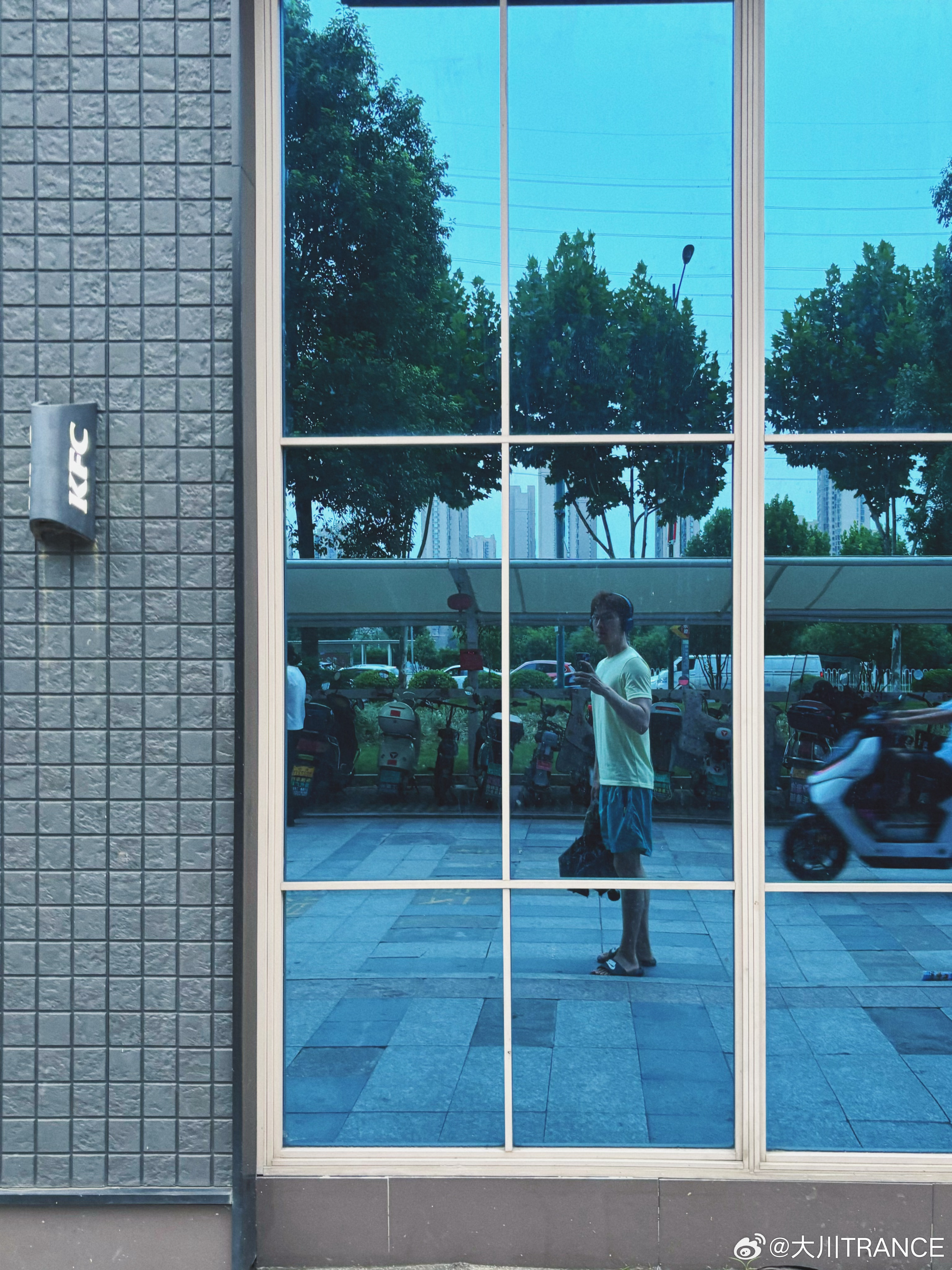 今日练胸✅今日蛙泳700m✅今日蛋白质100g❌ 