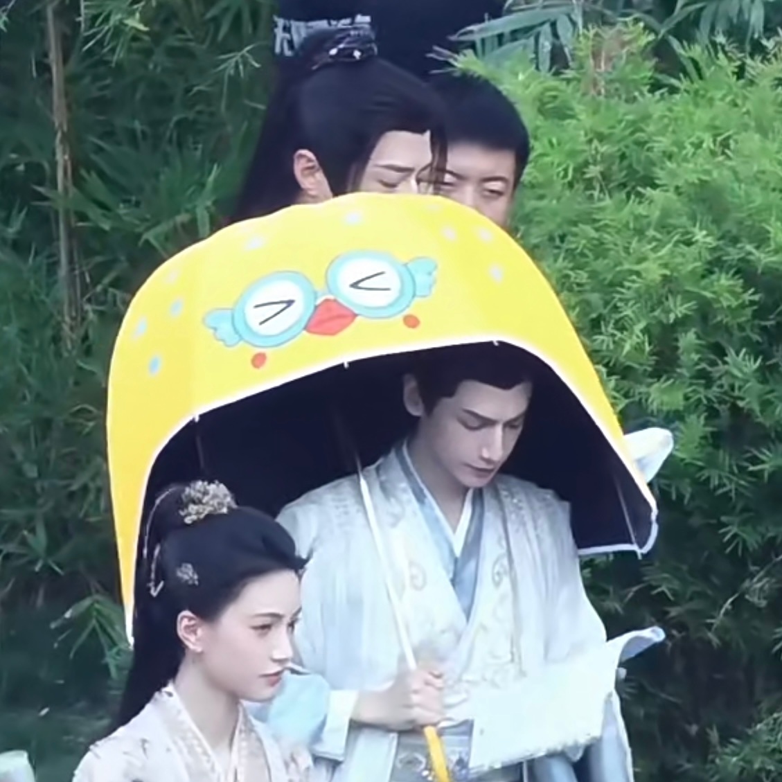 罗云熙的伞好萌啊[哆啦A梦花心] ​​​