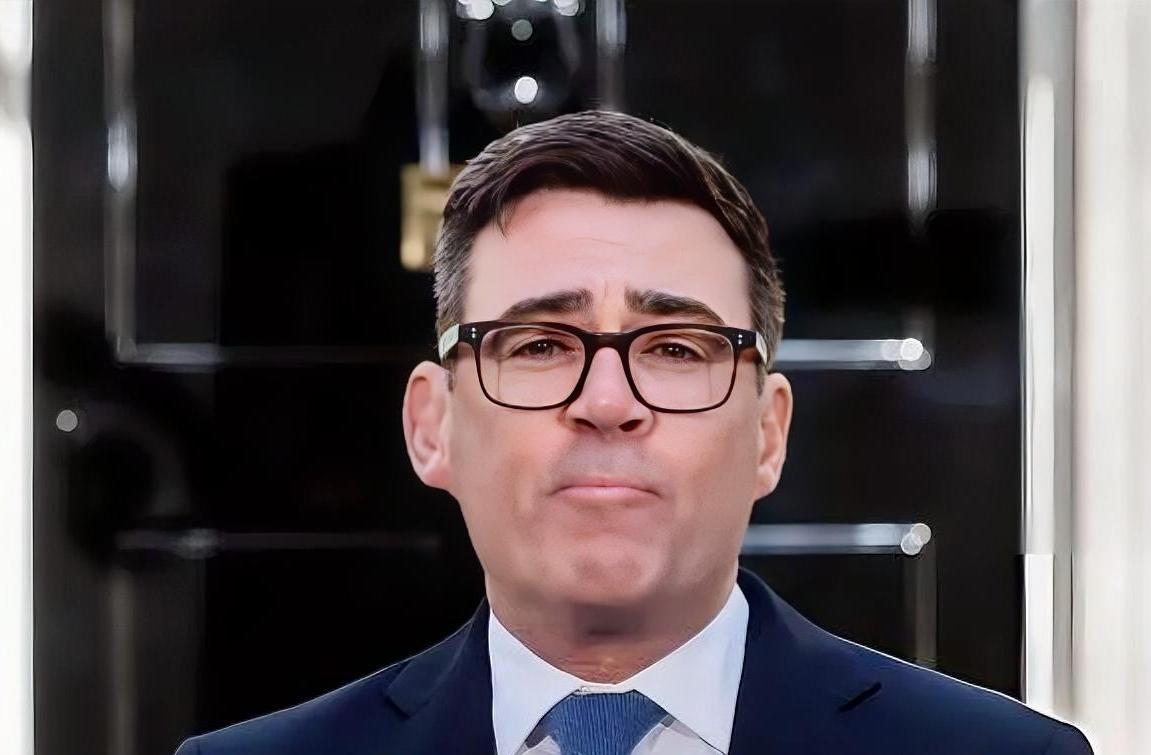“你信特朗普吗？”被记者问懵了——英国首相伯纳姆两度回避"信不信特朗普"，这是十