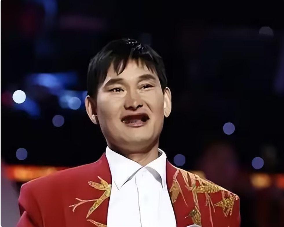 如今大衣哥朱之文学聪明了，按月给儿媳妇发钱，每月2万开销 