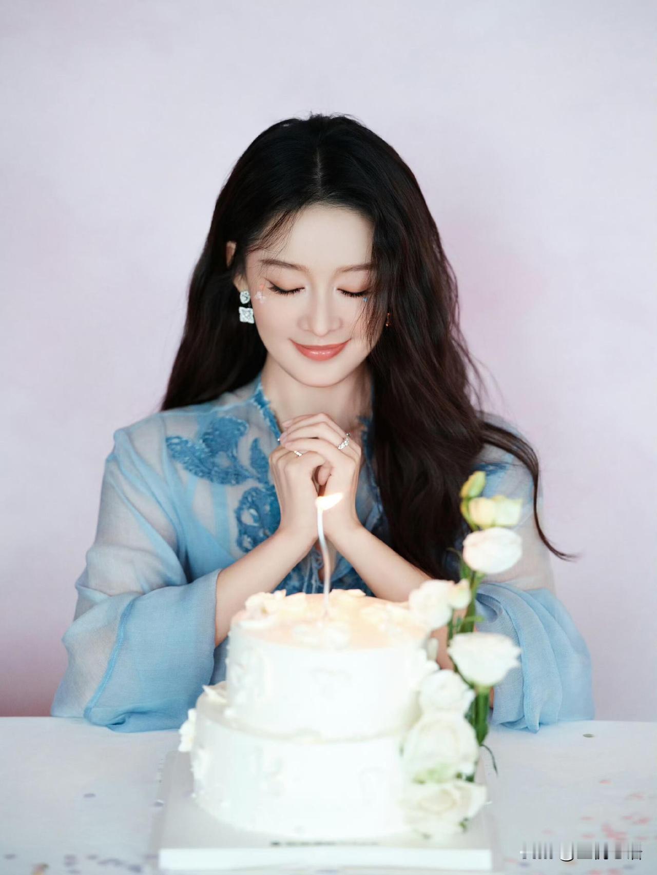 李沁生日这天！谁的DNA又动了啊！

9月27日准时蹲点！
姐姐的生日祝福必须安
