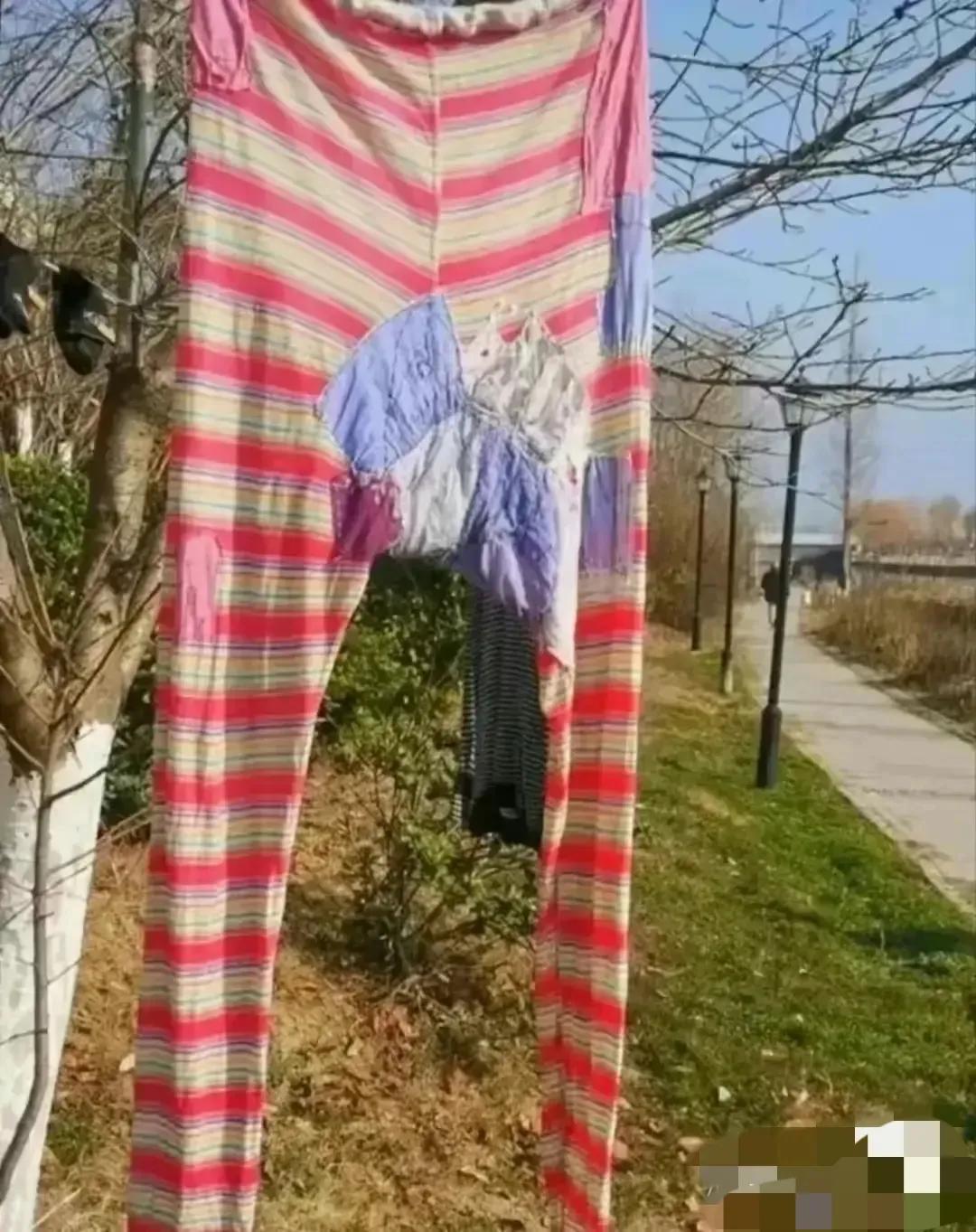 这样的衣服现在还有人穿，你信吗？