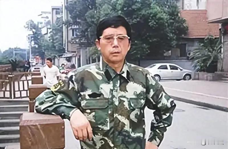 2008年，山东一男子背着家人把60万存款全部卷走，从此杳无音讯，当妻女得知后，