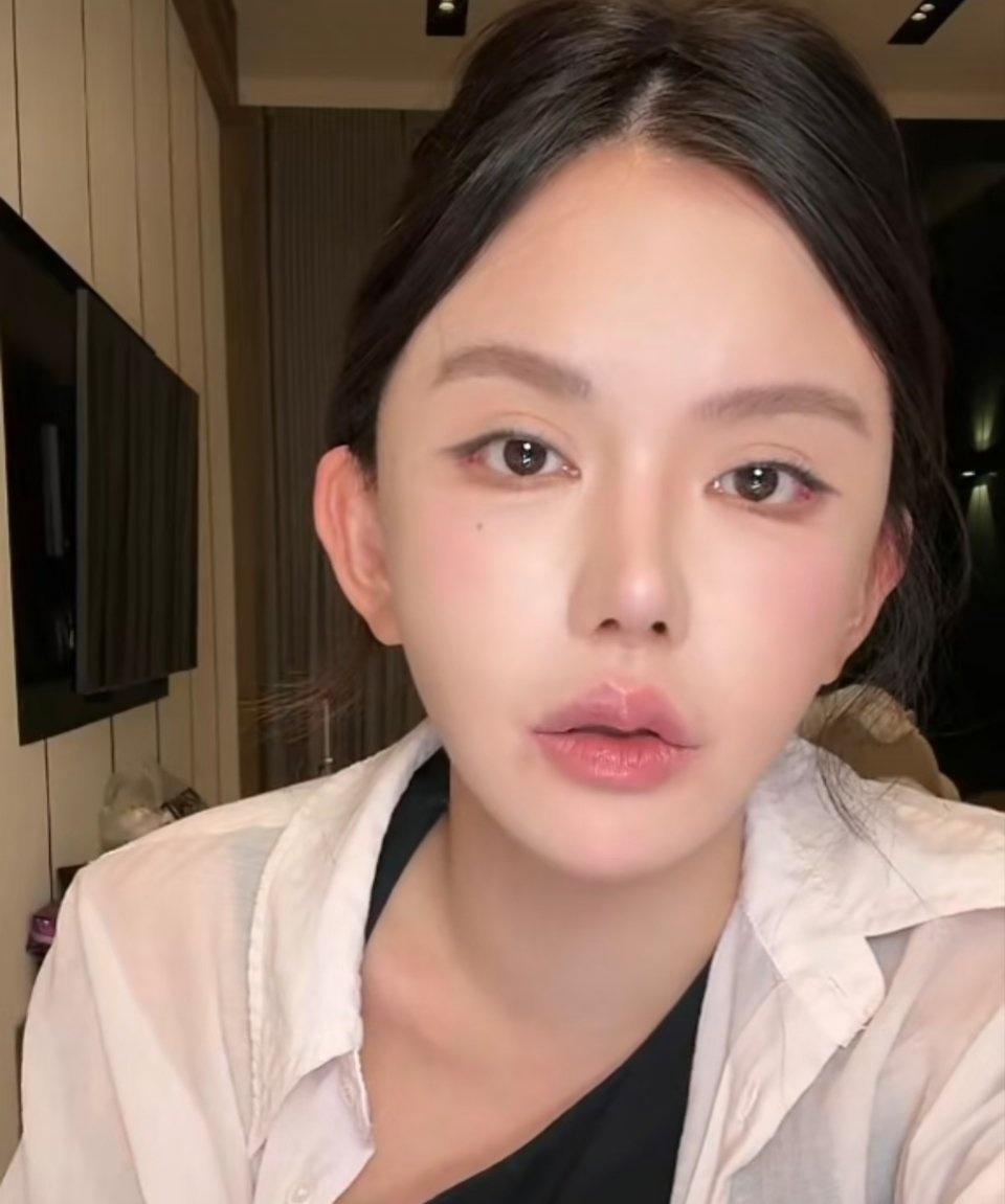 韩安冉被骗100万
还是跨国杀猪盘，深情人设全是演的，恋爱脑真的太上头了！ ​​