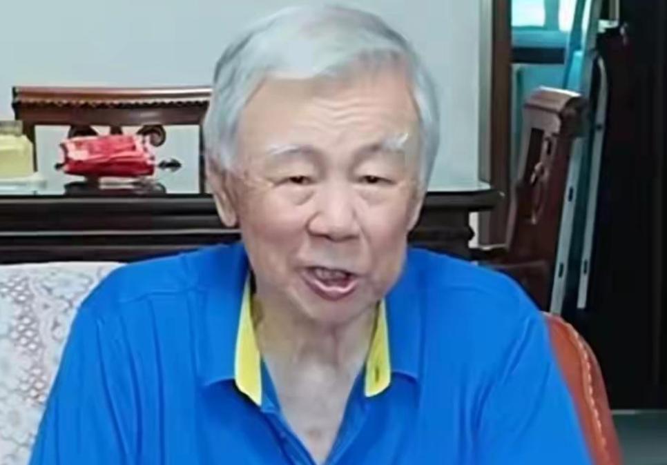 87岁袁伟民的低调生活，提菜篮子的老头背后藏着多少时代的智慧与坚韧，教会中老年人