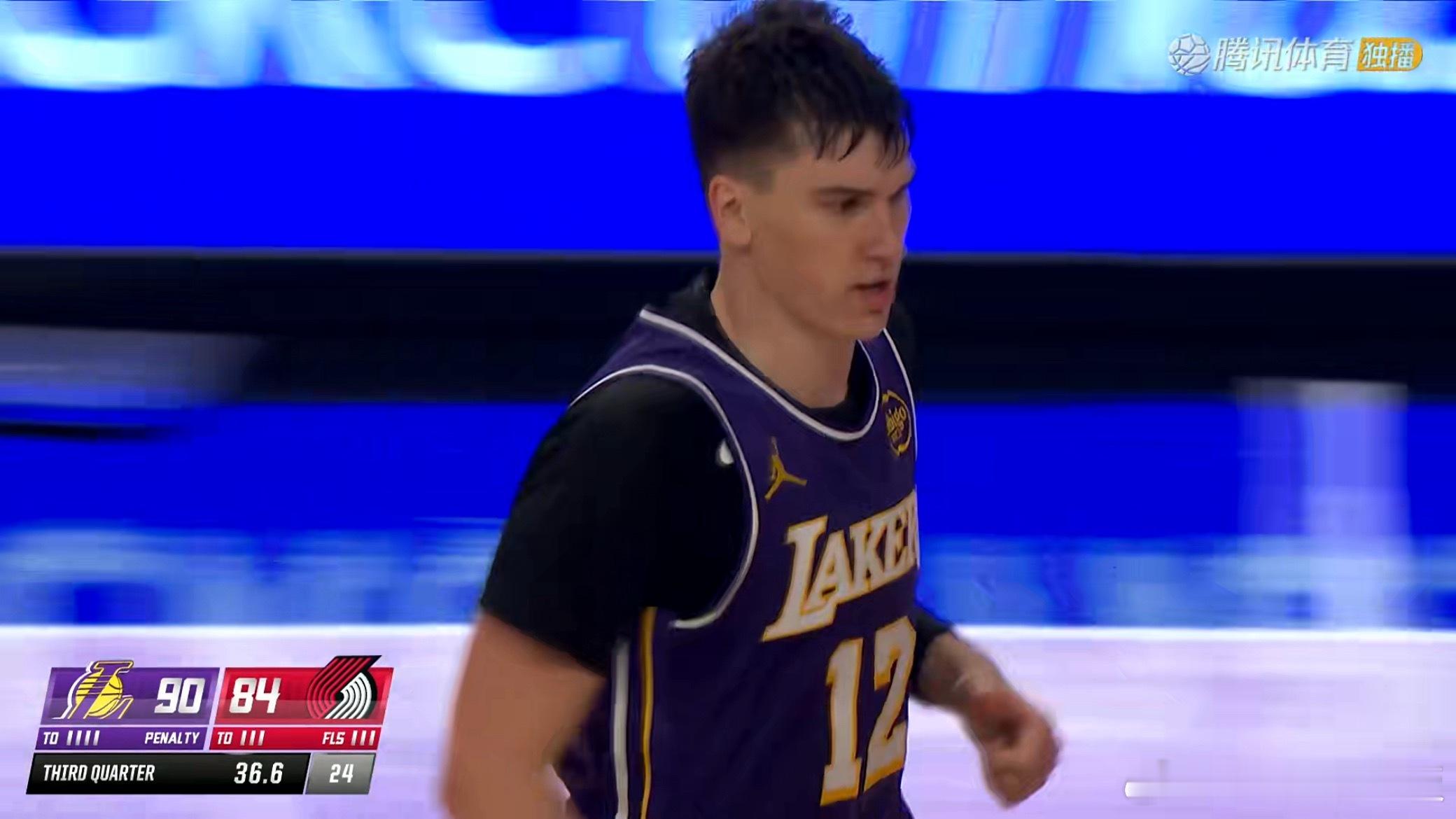 到我了！拉拉维亚连续上篮得手 ​​​