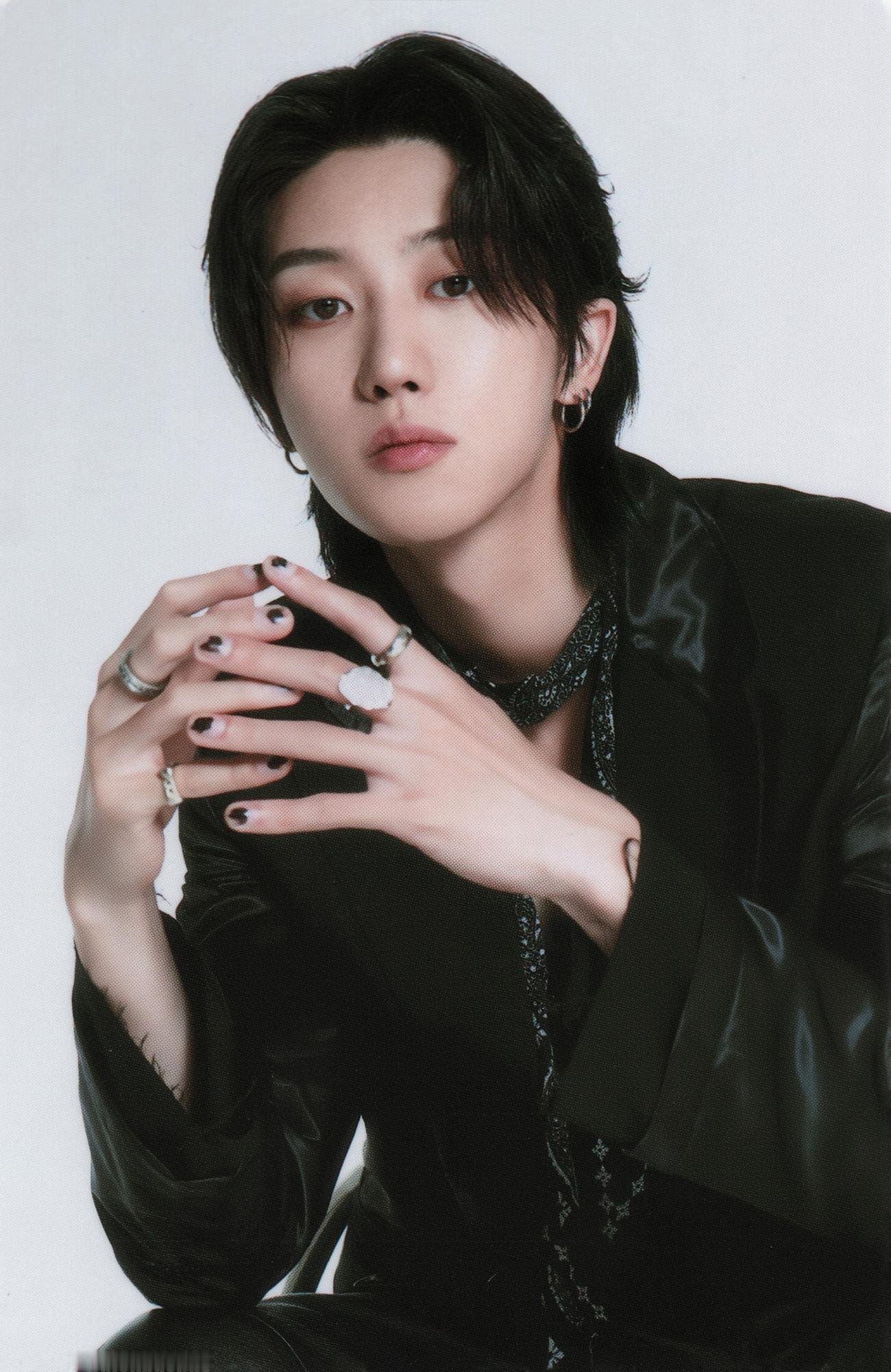 QQ音乐，2025年度榜投票排名。（日韩榜)❶徐明浩。❷宁艺卓。你们觉得这个排名