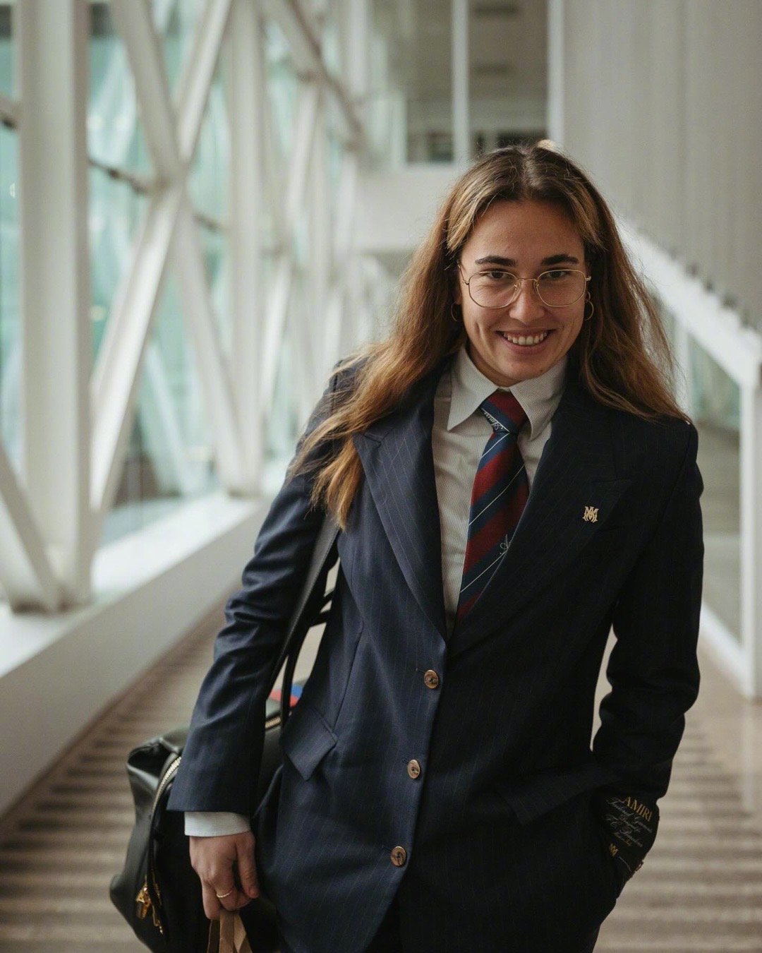 ✈️红蓝倩影 飞往巴黎，又是欧冠夜！👔喜欢穿正装的女人们💜巴萨 🔴🔵Fo