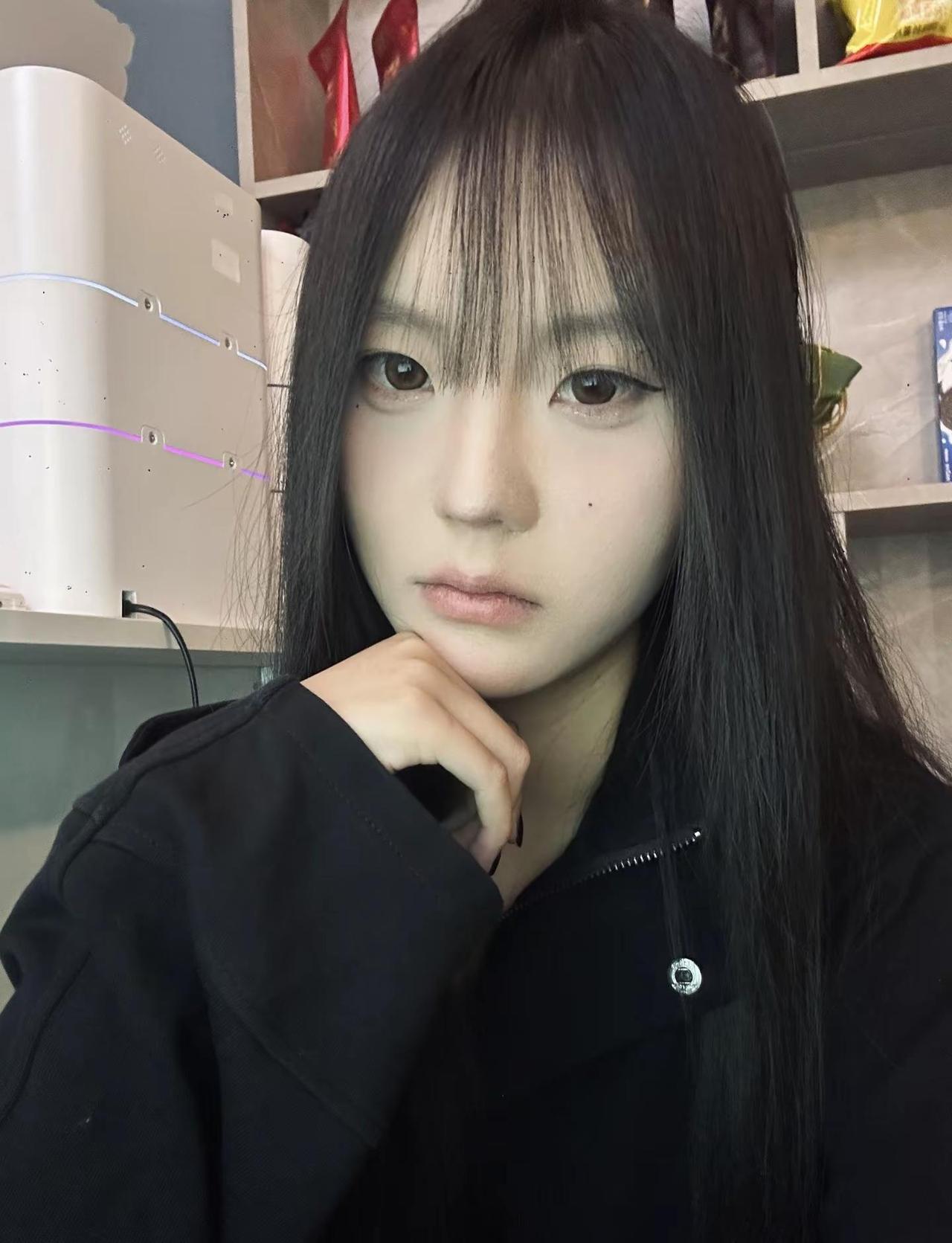 人与人之间的羁绊本来就薄如蝉翼 但是如果你来找我打台球 那我们的缘分就开始了台球