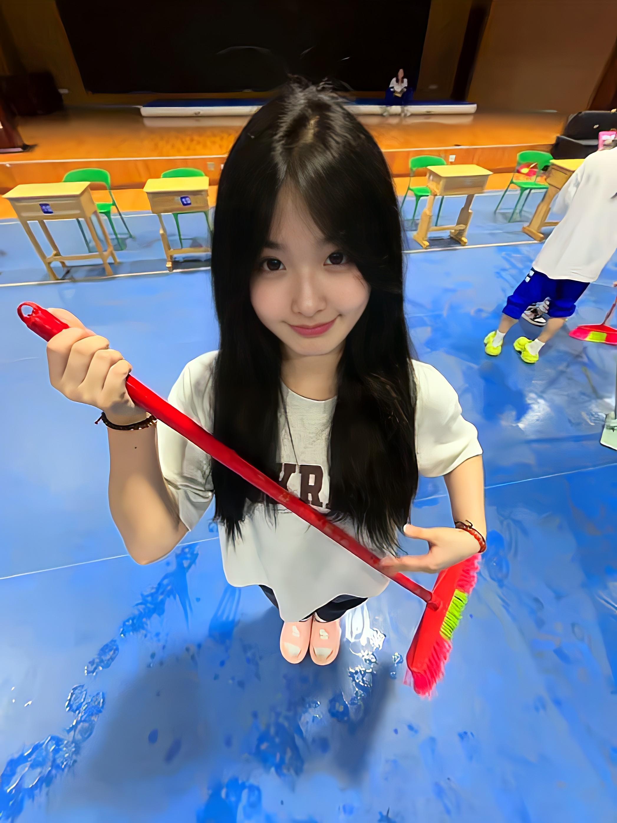 答对问题亲一下 这就是我的奖励 （博主: ）