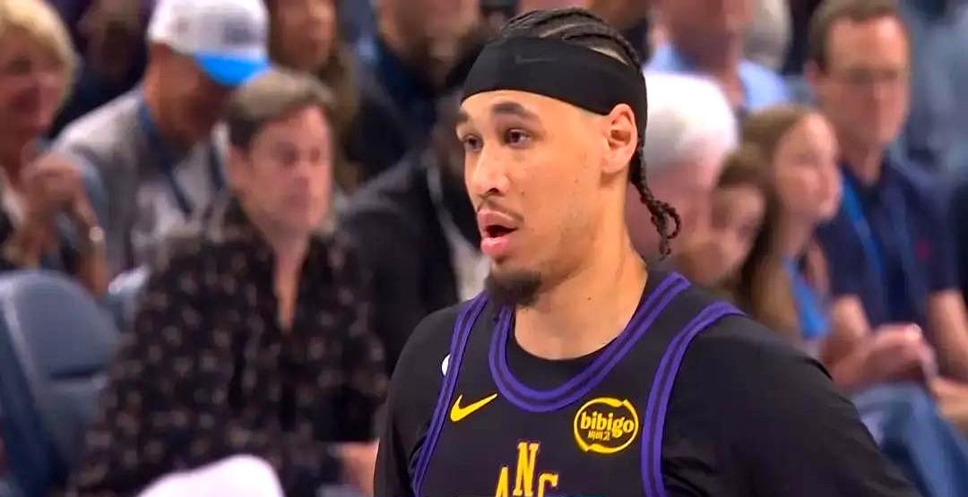 湖人两大中锋，加起来就抢2个篮板！

客场打雷霆，湖人直接被打懵了，惨败43分！