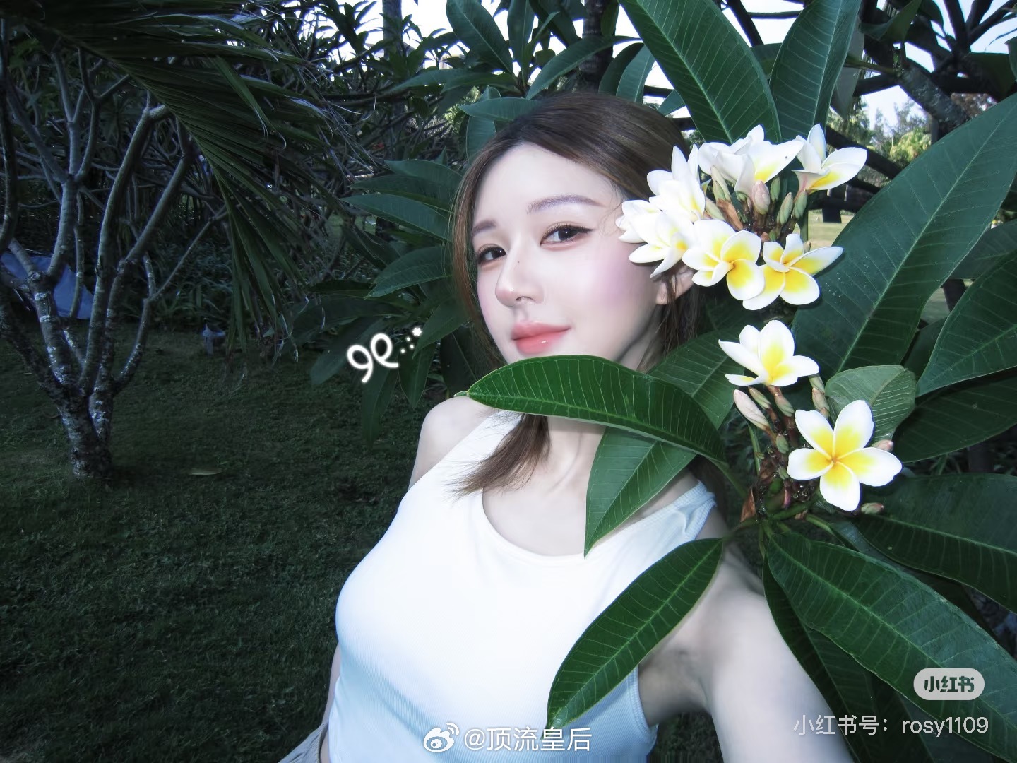 来看赵露思营业啦。 