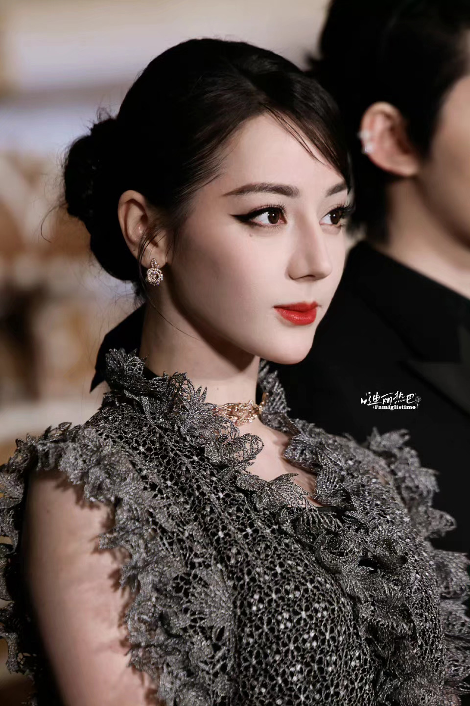 迪丽热巴迪奥活动造型 今日份的女王大人！！！！💅🏻💅🏻💅🏻 