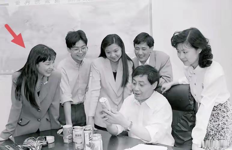 25岁的杜建英，满眼都是对曾老的崇拜。 ​​​