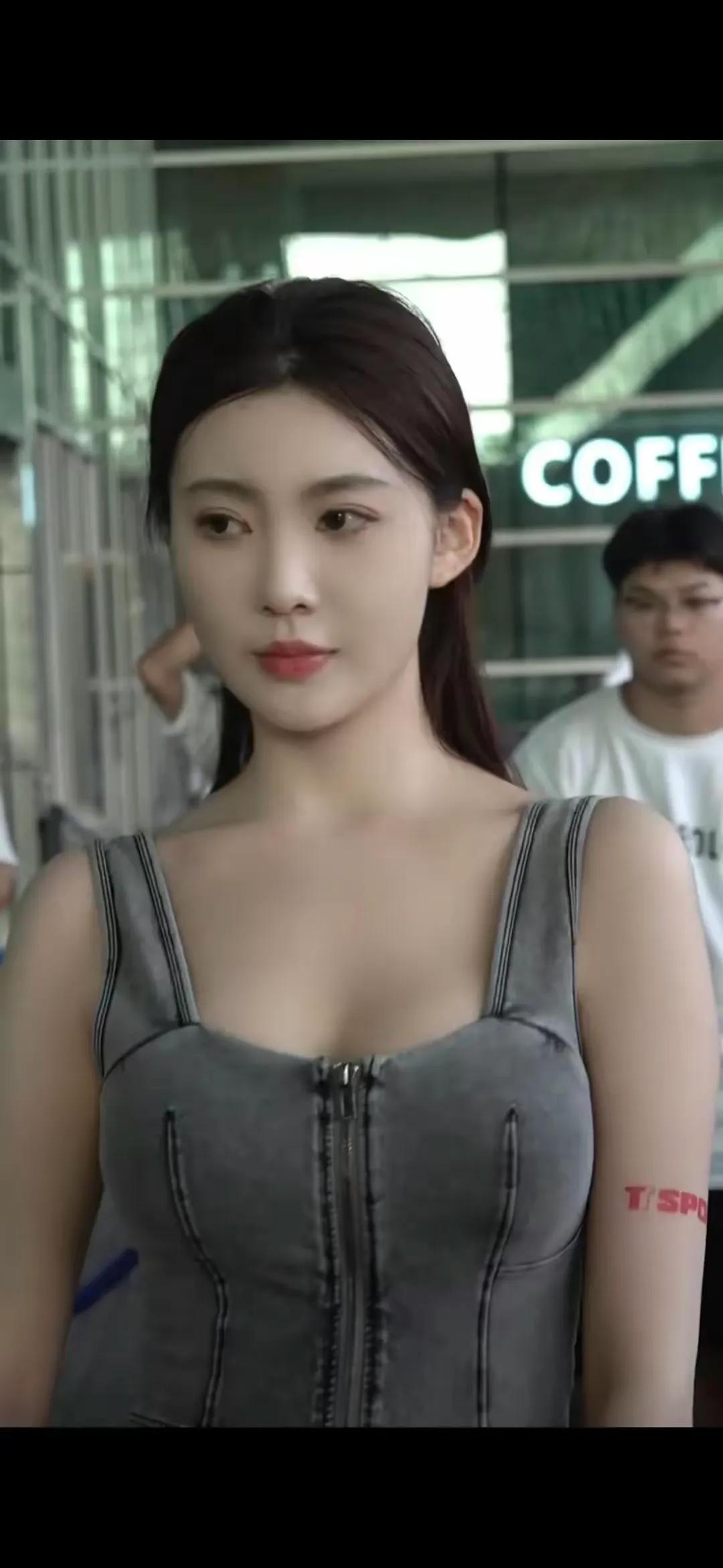 倾国倾城的绝世美女，不会让你失望！