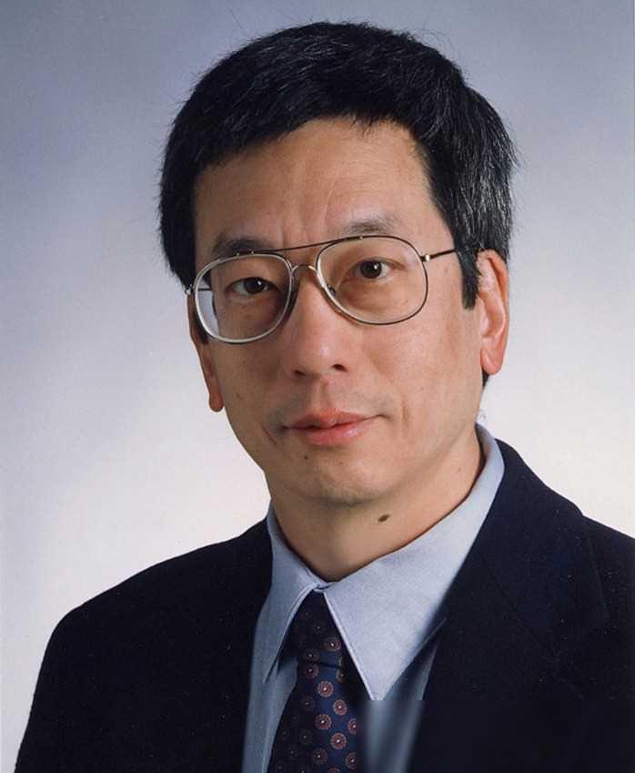 “我是美国人，不是中国人！”2008年，得知钱学森的侄子钱永健荣获诺贝尔化学奖，