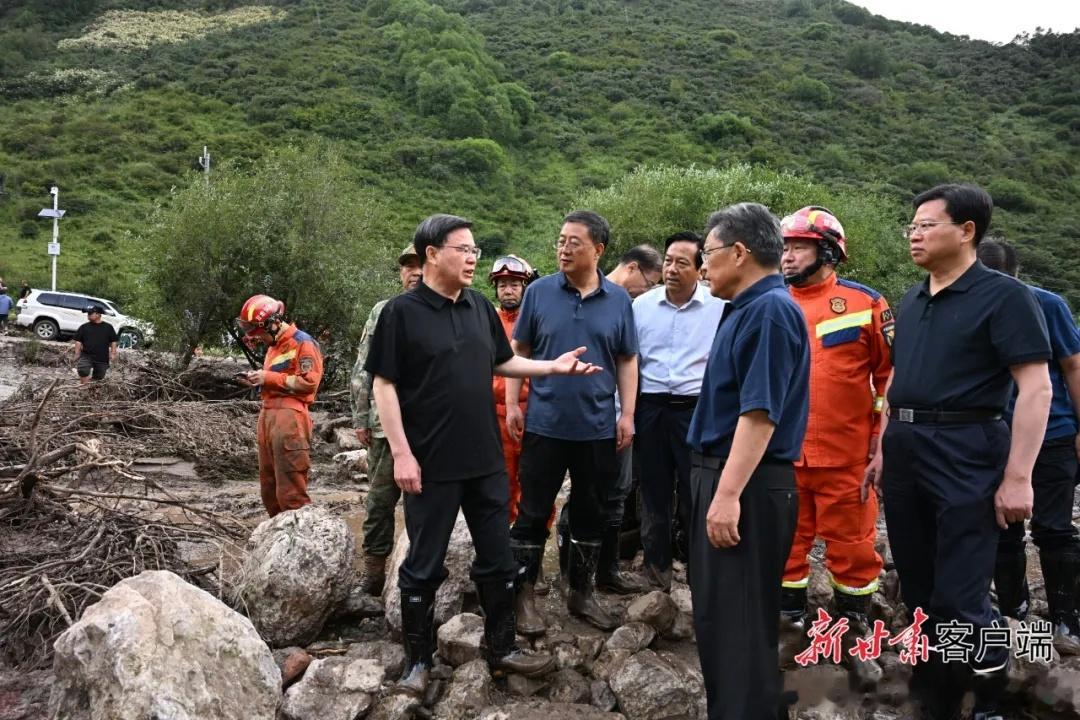 甘肃省委书记省长赶赴山洪现场甘肃一景区山洪已营救174人甘肃渭源山洪已致10死甘