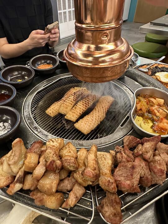 在济州岛吃到了人生烤肉！！😭不得不说韩国人做烤肉真的有一套的！ 市区...