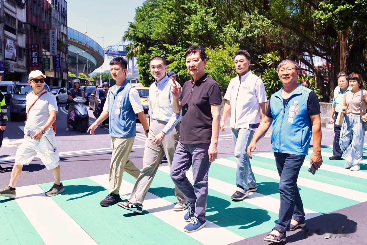 赵少康：“蒋万安跟我讲，哎呀赵大哥，我们这么熟，我真的愿意去上你节目啊！

9月